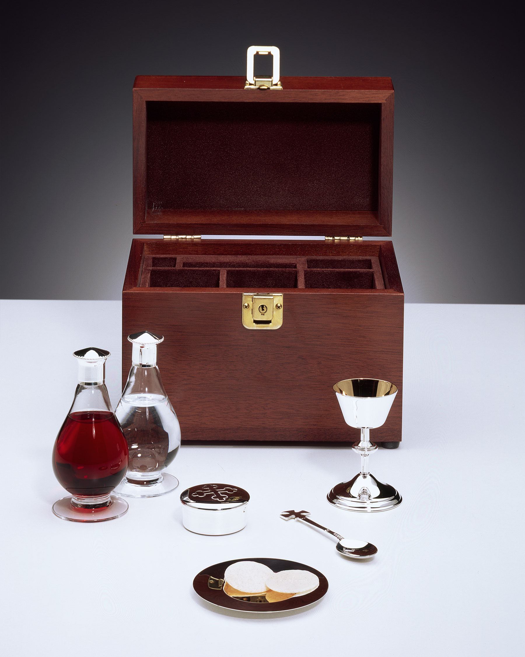 CM Almy | Midsize Portable Communion Set